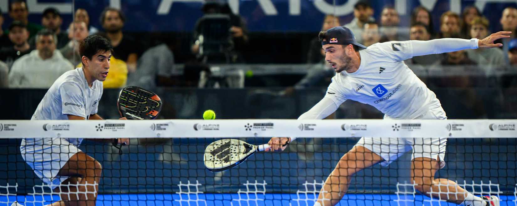 غالان وتشينغوتو يتخلفان بمباراة واحدة عن المجد.